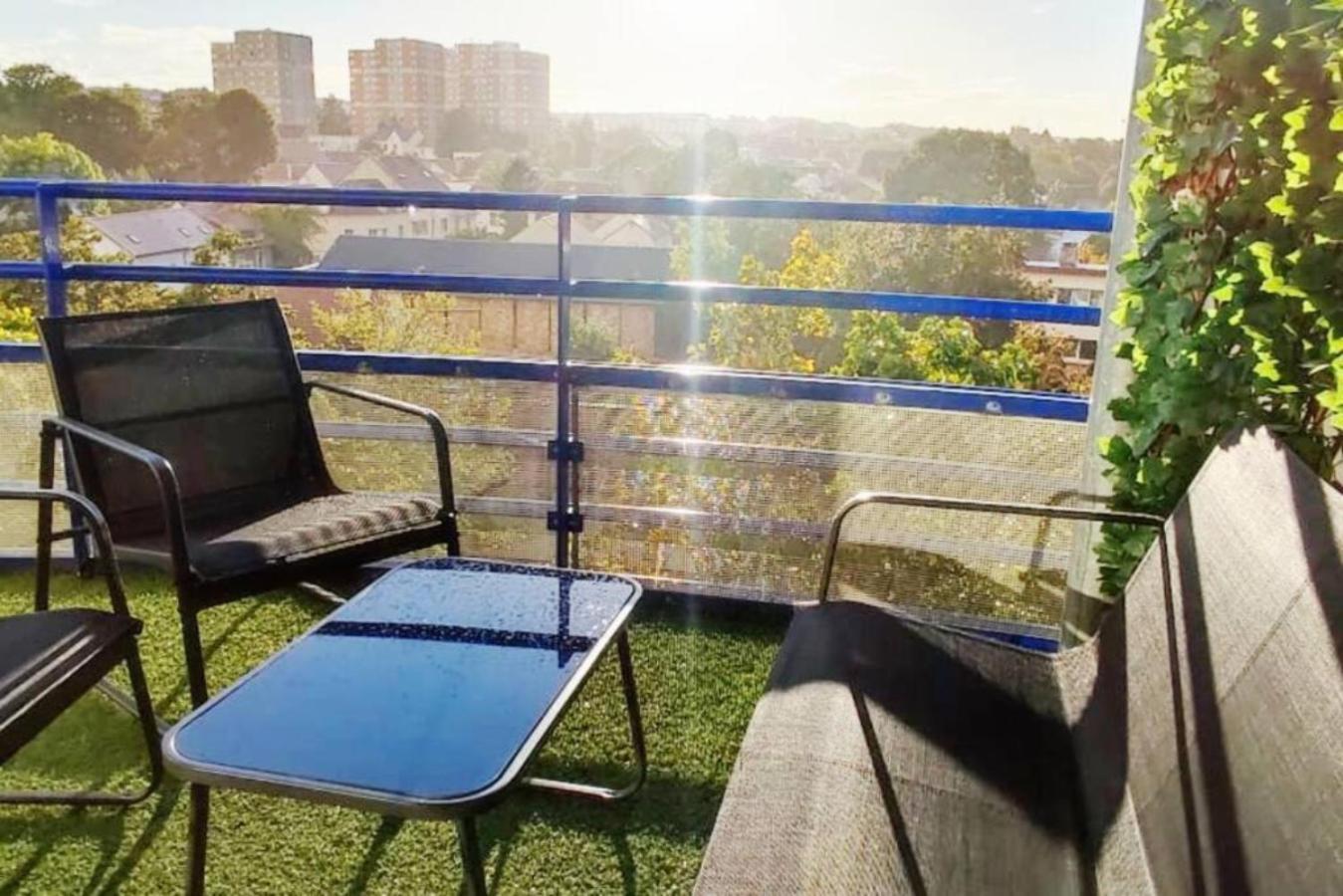 T4 Massy TGV - 80m2 avec Terrasse et bureau - proche coulée verte - idéal Pro ou Famille Exterior foto